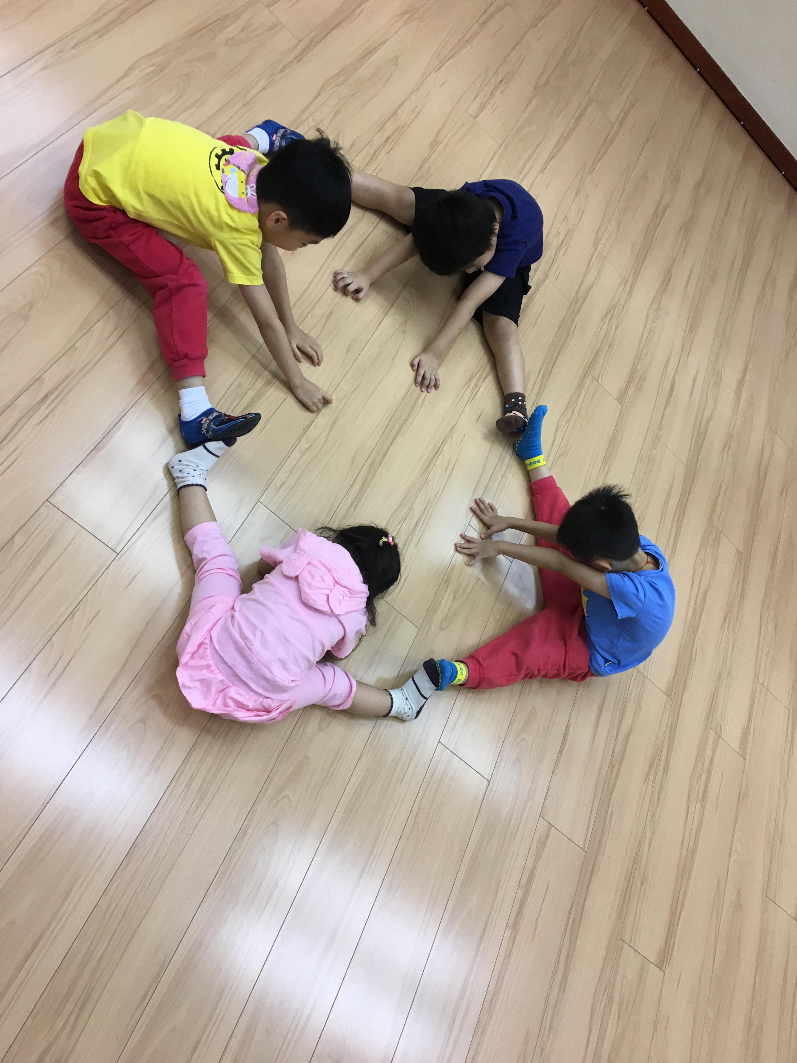 Dance Class for 6-12 year-old
Jazz, K-pop, Hip Hop