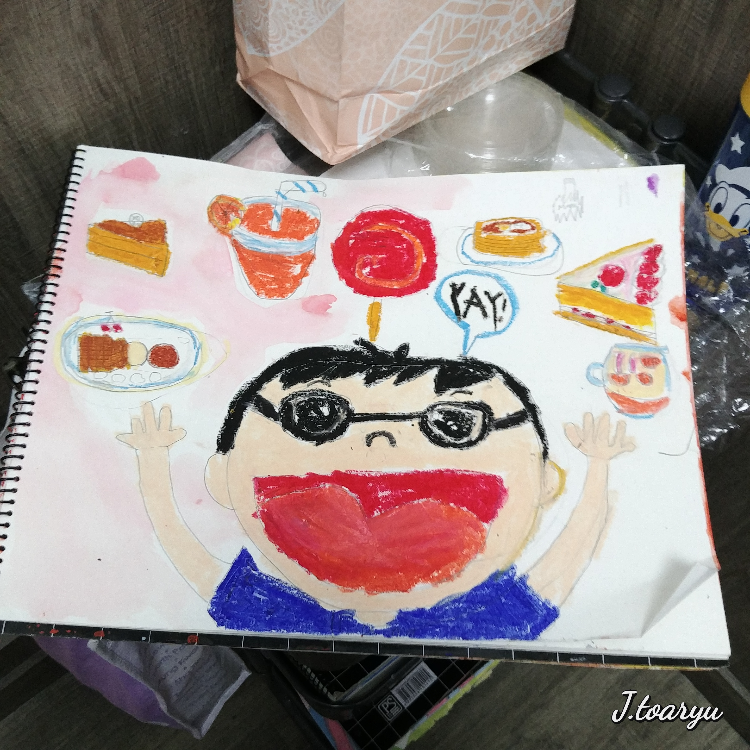 畫中想要說明的是「我最喜歡的食物」可以讓學童自行想像自己喜歡的食物而增加學童的創意